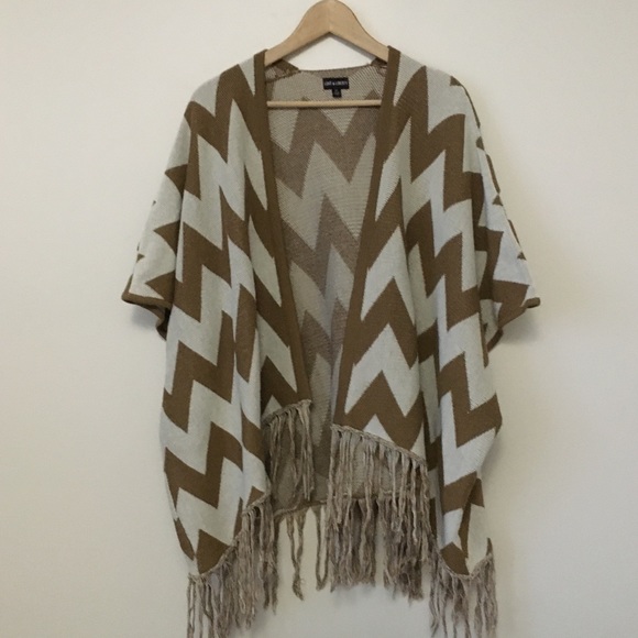 📦 Love & Liberty |Mustard Chevron Poncho - Picture 5 of 5